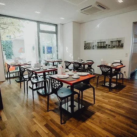 Art & Business Hotel 3*