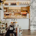 Art & Business Hotel 3*